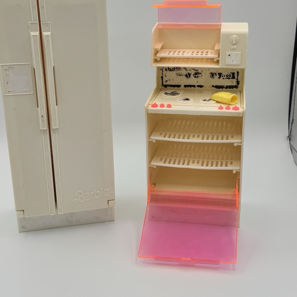 Vintage Barbie Dream House Kitchen Appliance Lot Fridge‎ Stove Oven Pink White - Picture 3 of 8